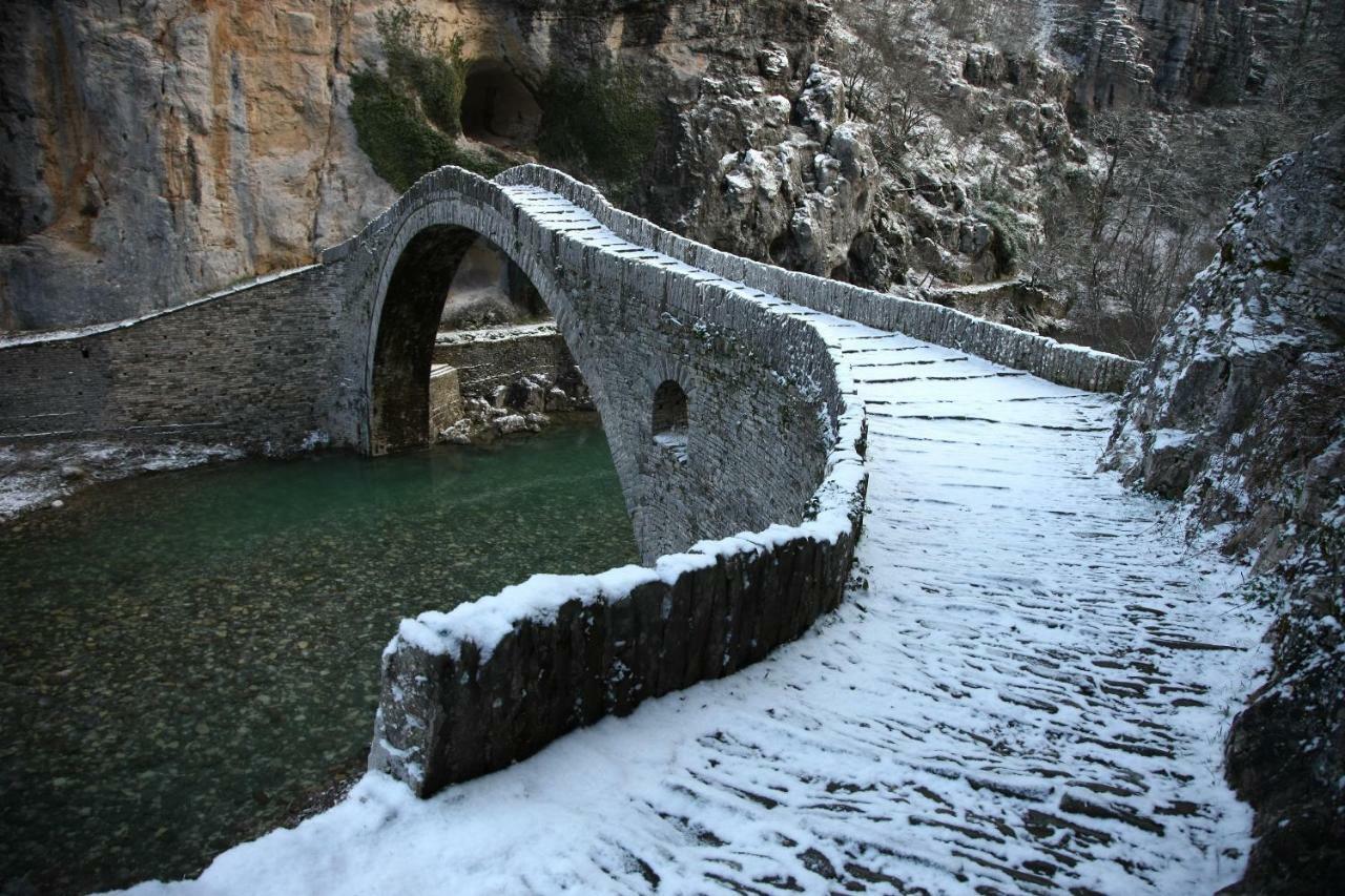 Gasthaus Amanitis Stone House Kipoi Exterior foto